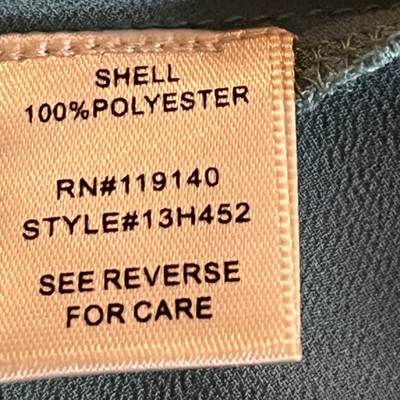 Mandee Aqua Cold Shoulder Blouse / Size Medium NWT - Picture 2 of 11